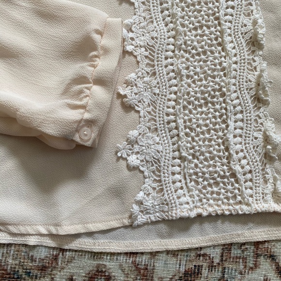 ASTR Crochet Detail Long Sleeve Top - Picture 4 of 7